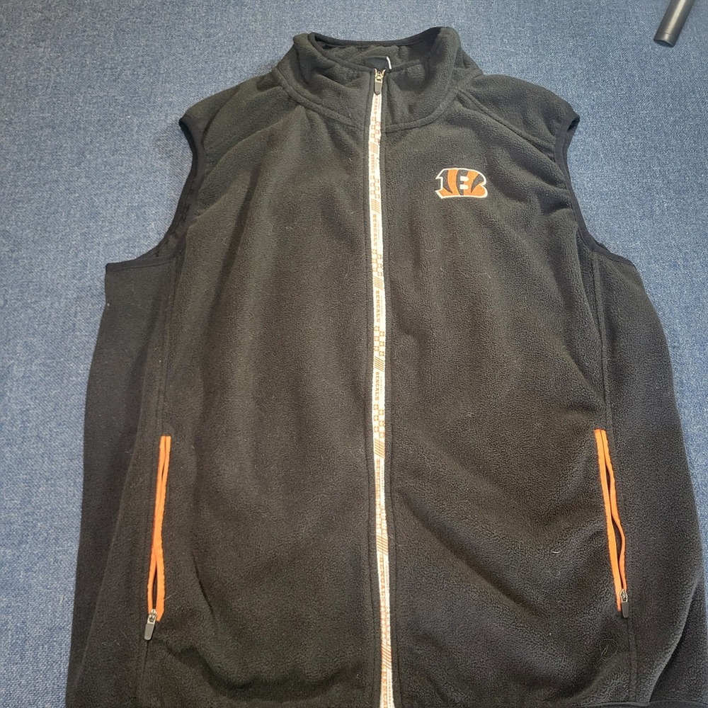 NFL Team Apparel Cincinnati Bengals Mens Large Black Fleece Full Zip Vest